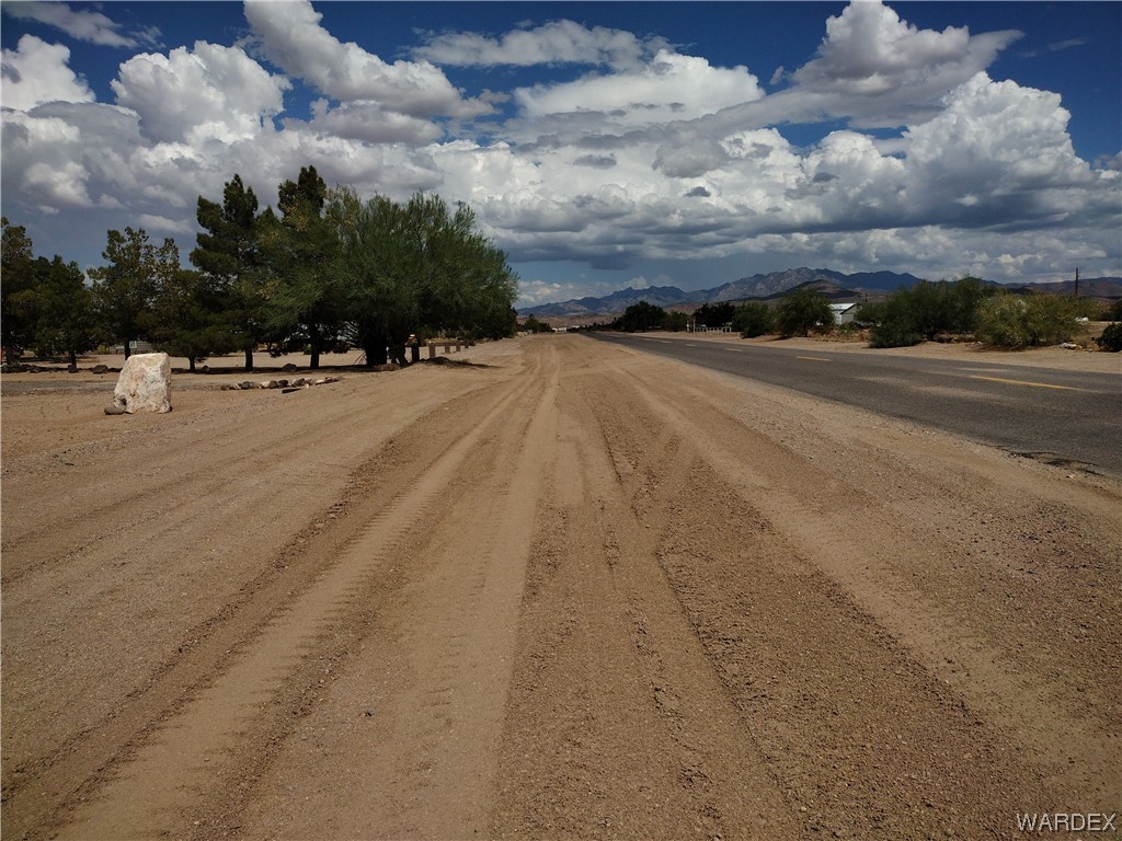 3321 McConnico Road Golden Valley, AZ 86413 - Photo 8 of 61