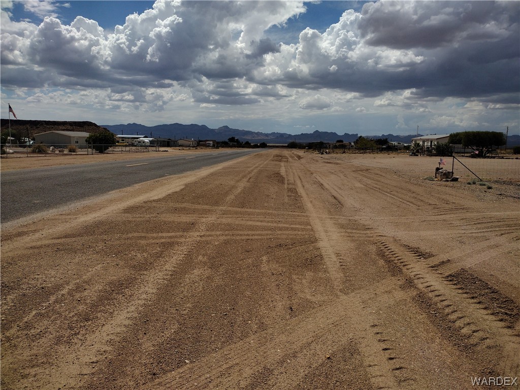 3321 McConnico Road Golden Valley, AZ 86413 - Photo 9 of 61