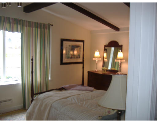 27 Seward Road Stoneham, MA 02180 - Photo 10 of 13 Gallery Image 10