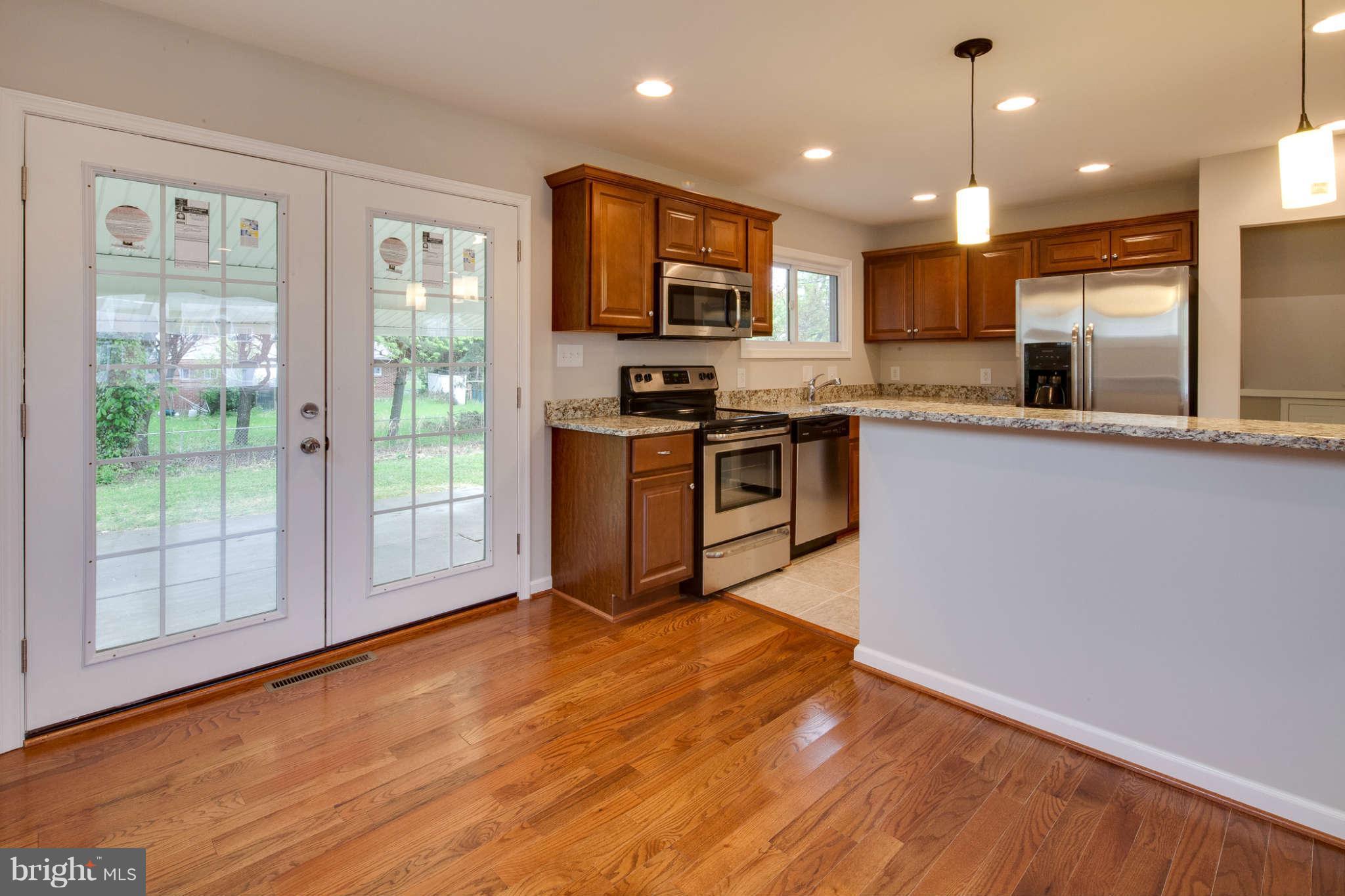 1012 Southridge Road Baltimore, MD 21228 - Photo 16 of 29 Kitchen