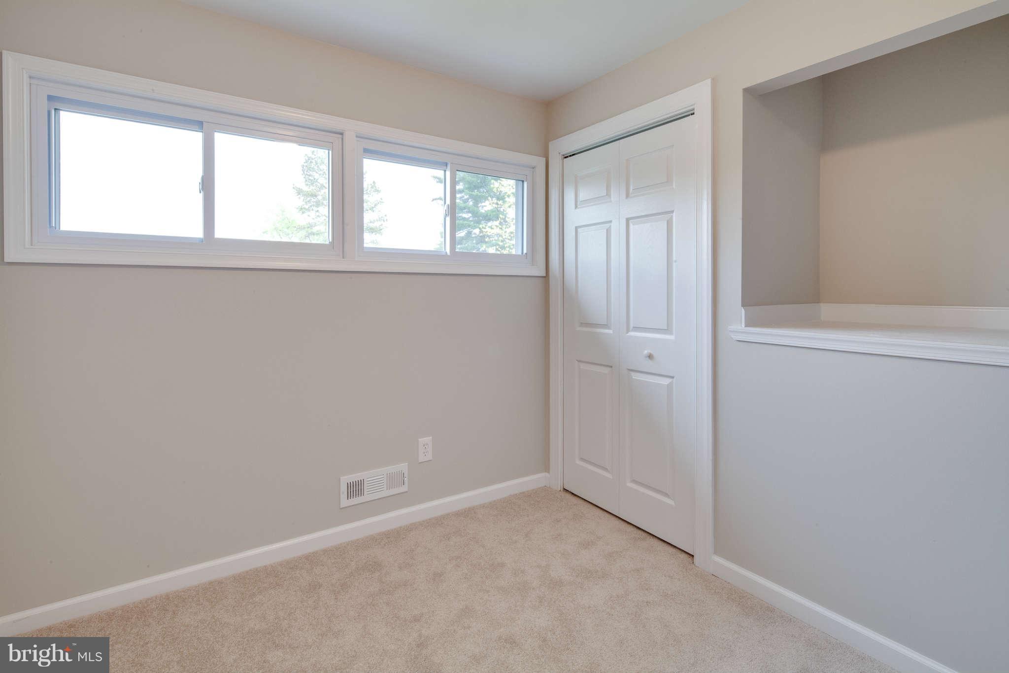 1012 Southridge Road Baltimore, MD 21228 - Photo 20 of 29 Bedroom