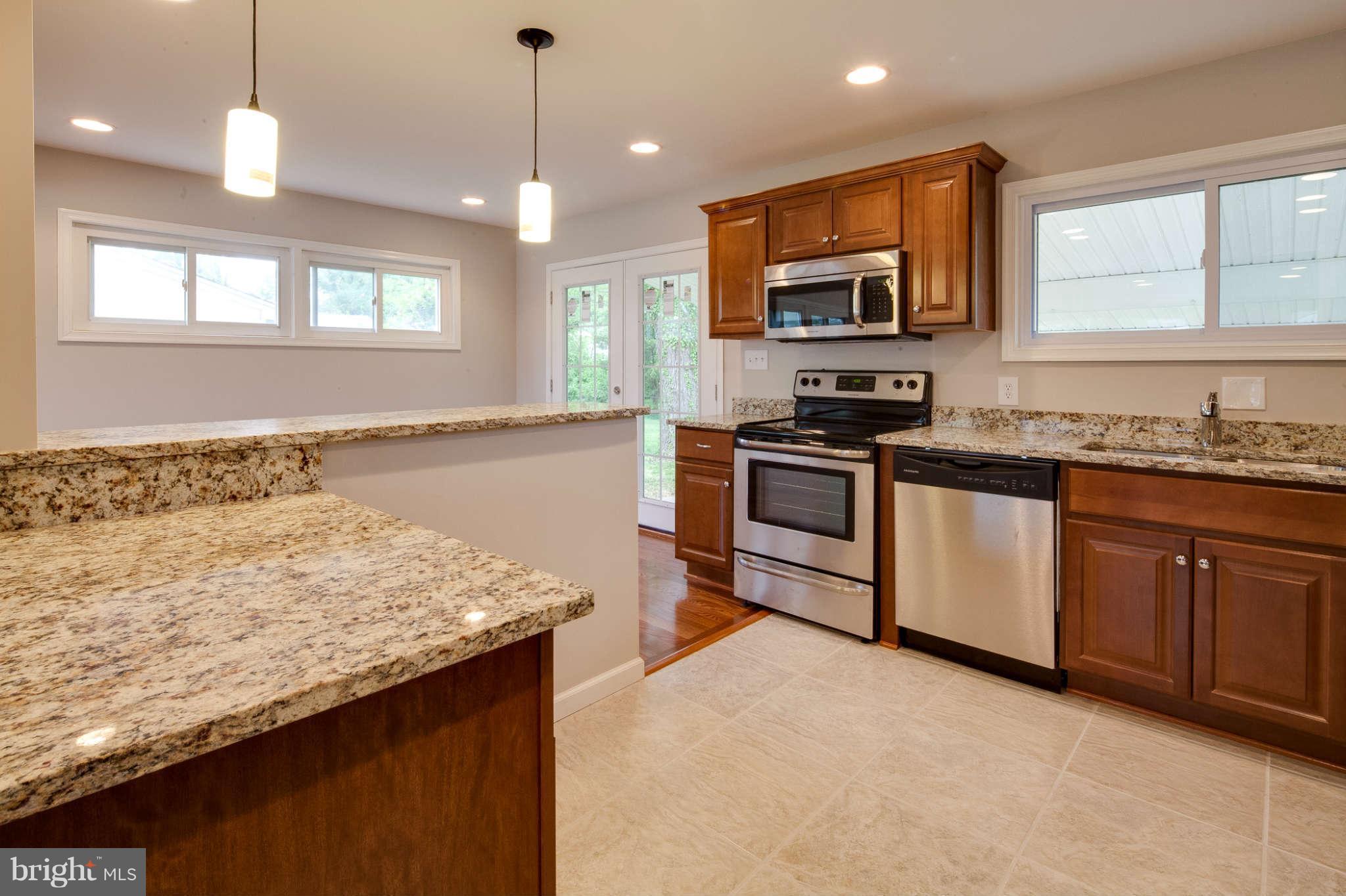 1012 Southridge Road Baltimore, MD 21228 - Photo 10 of 29 Kitchen
