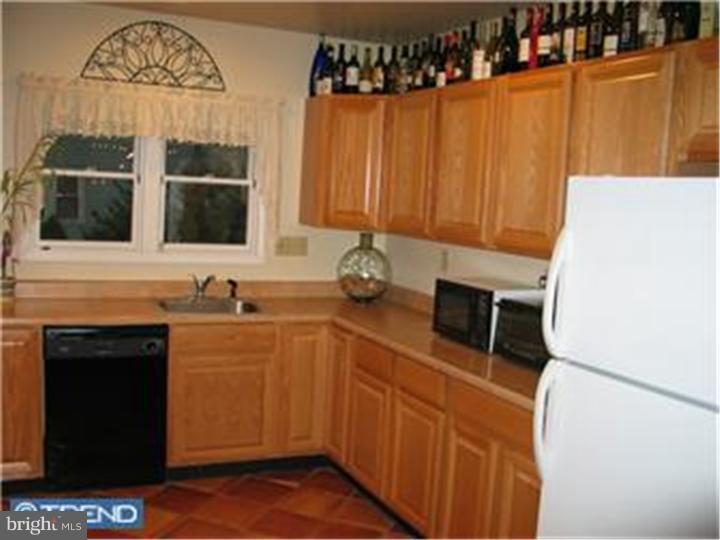 6 Cuthbert Road Cinnaminson, NJ 08077 - Photo 5 of 16 Kitchen
