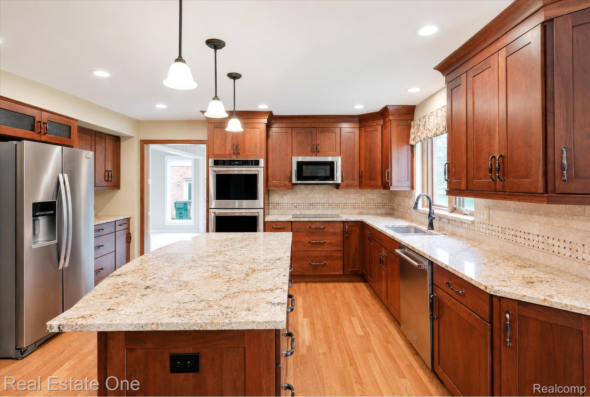 3393 Charlwood Drive Rochester, MI 48306 - Photo 13 of 60 13-015.jpg