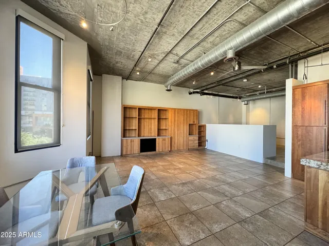 $2,600 | 21 East 6th Street, Unit 306, Tempe, AZ 85281