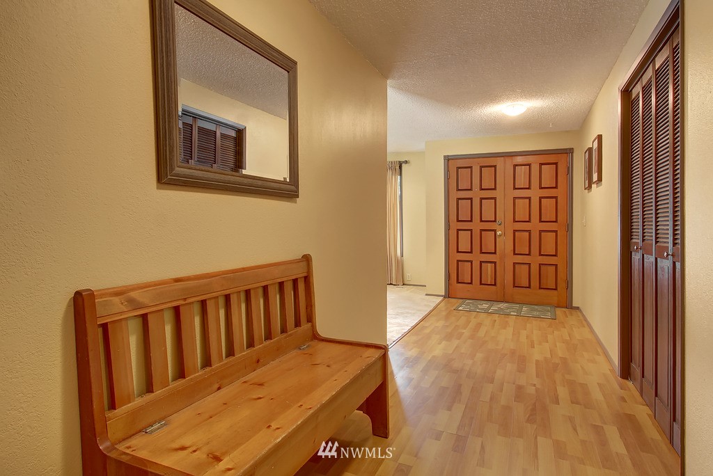 13814 Southeast 141st Street Renton, WA 98059 - Photo 2 of 20 Gallery Image 2