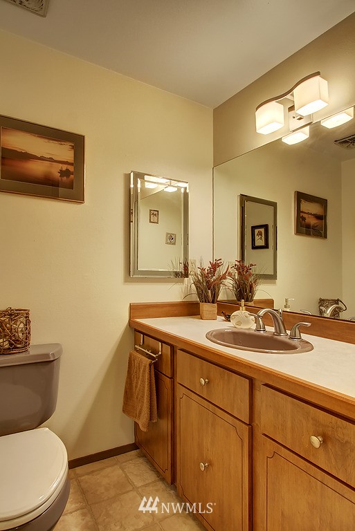 13814 Southeast 141st Street Renton, WA 98059 - Photo 14 of 20 Gallery Image 14