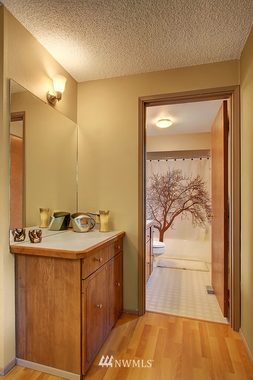 13814 Southeast 141st Street Renton, WA 98059 - Photo 17 of 20 Gallery Image 17