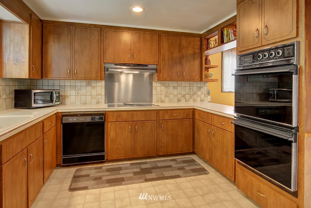 13814 Southeast 141st Street Renton, WA 98059 - Photo 4 of 20 Gallery Image 4