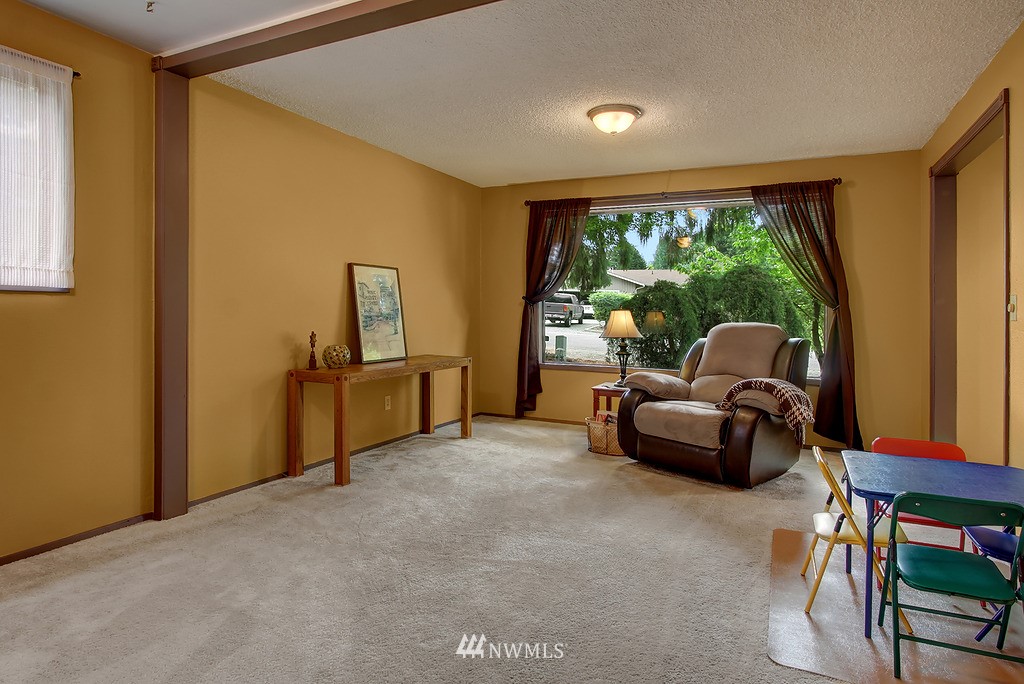 13814 Southeast 141st Street Renton, WA 98059 - Photo 6 of 20 Gallery Image 6