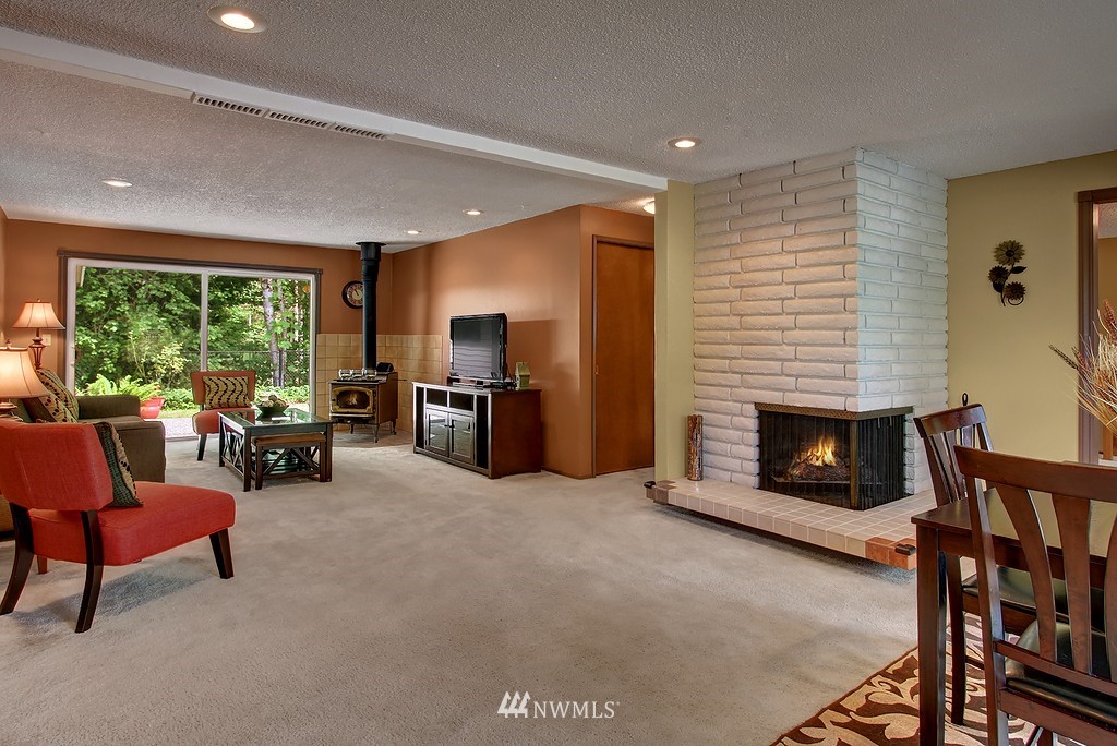 13814 Southeast 141st Street Renton, WA 98059 - Photo 8 of 20 Gallery Image 8