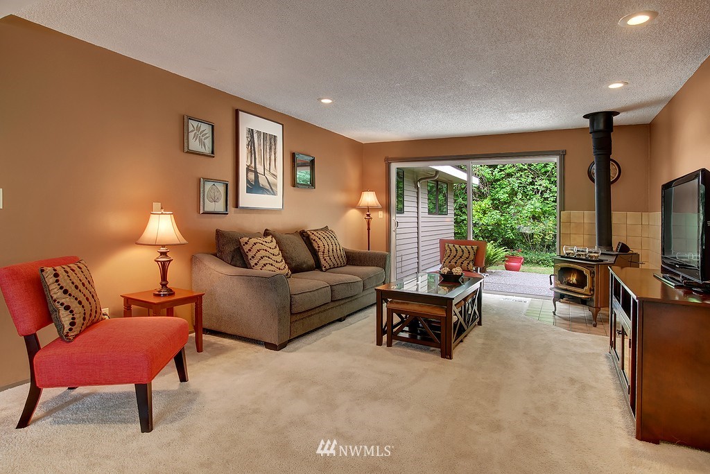 13814 Southeast 141st Street Renton, WA 98059 - Photo 10 of 20 Gallery Image 10