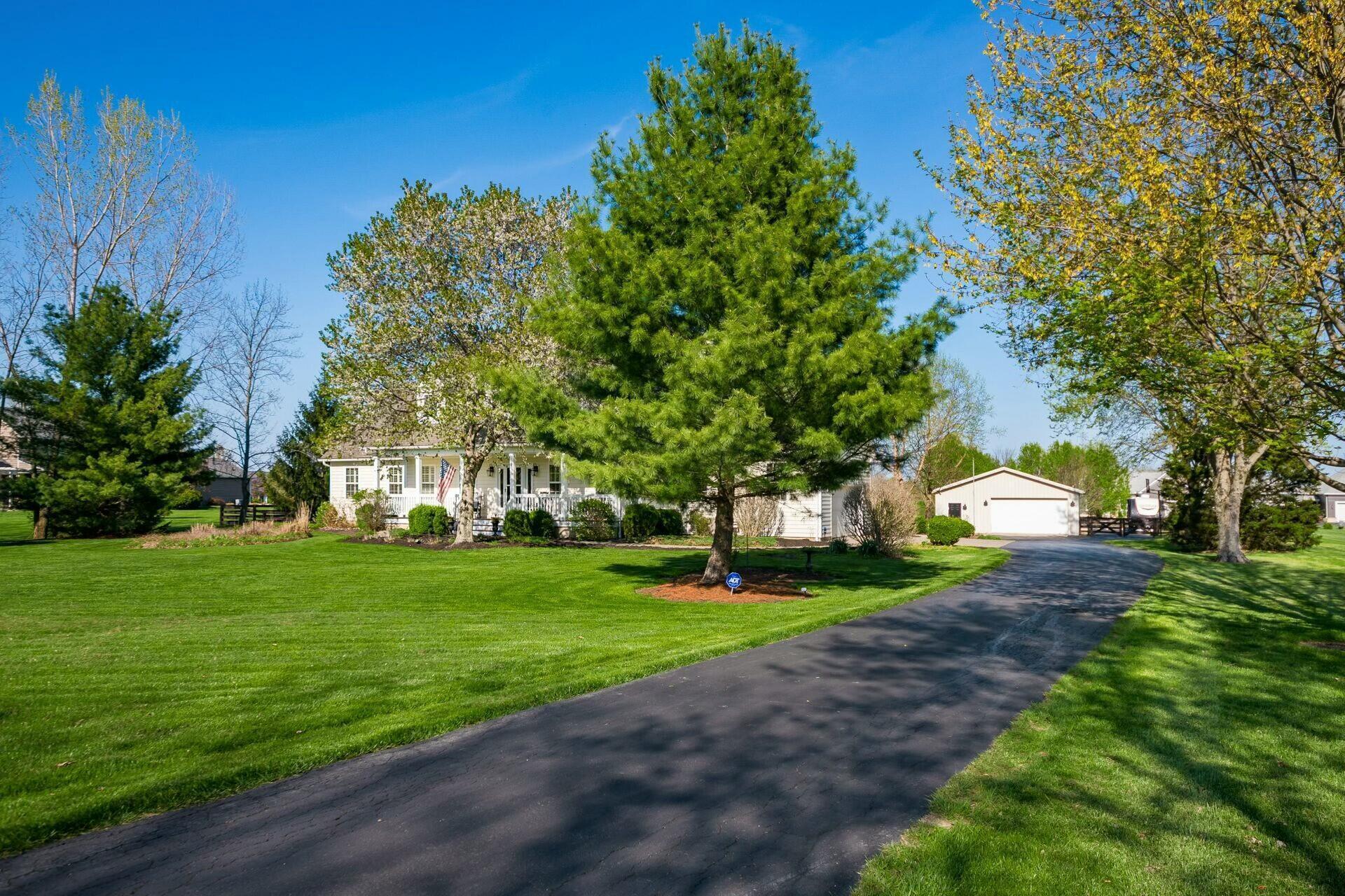 9435 Concord Road Powell, OH 43065 - Photo 44 of 54 PAVED DRIVEWAY LEADING TO 3 GARAGES