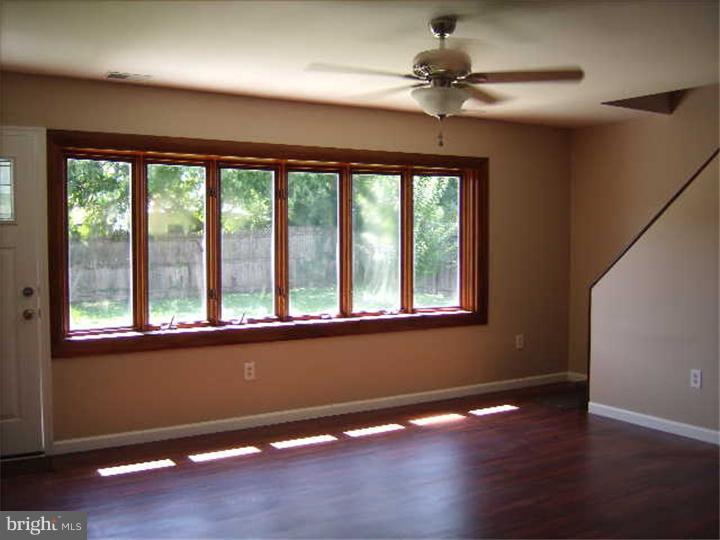 55 Geranium Road Levittown, PA 19057 - Photo 7 of 21 Living Room