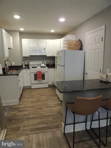 $1,895 | 17 South Walnut Street, Unit B, West Chester, PA 19382