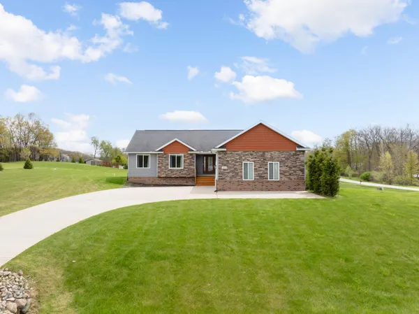 $499,900 | 679 Pheasant Ridge Drive, Ortonville, MI 48462