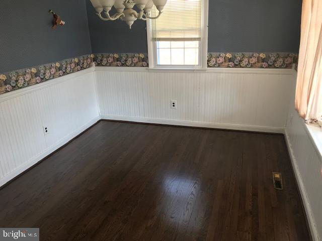 128 Kingbrook Road Linthicum, MD 21090 - Photo 10 of 20 Dining room