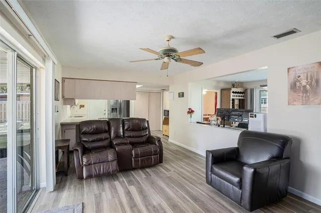 $335,000 | 3811 Ravenna Drive, Valrico, FL 33594