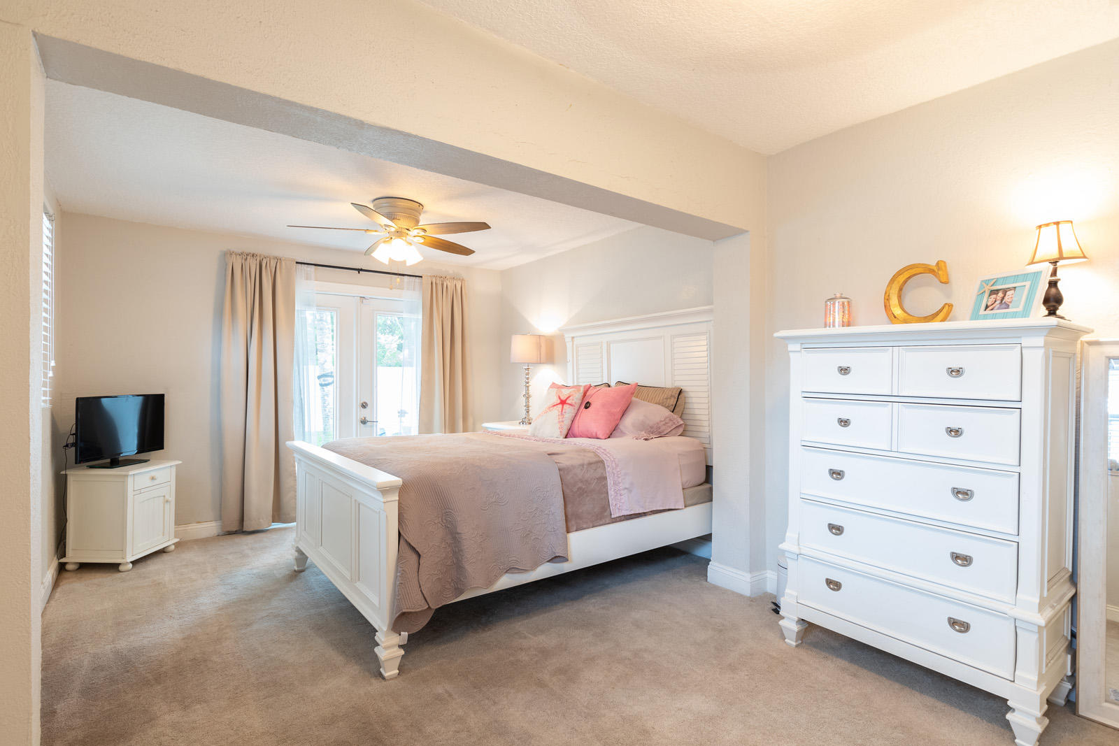 562 Davis Road Delray Beach, FL 33445 - Photo 14 of 22 7