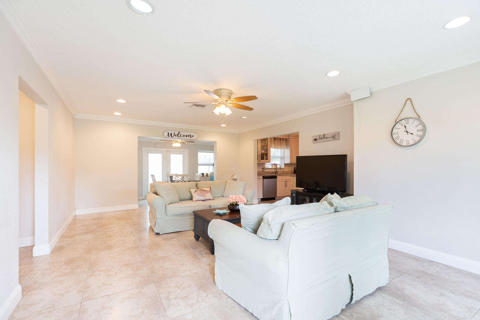 562 Davis Road Delray Beach, FL 33445 - Photo 10 of 22 Living Room