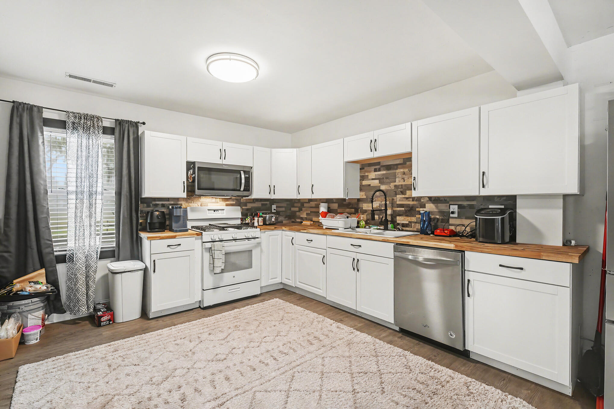 191 Wappoo Road Charleston, SC 29407 - Photo 5 of 48 _DSC8849