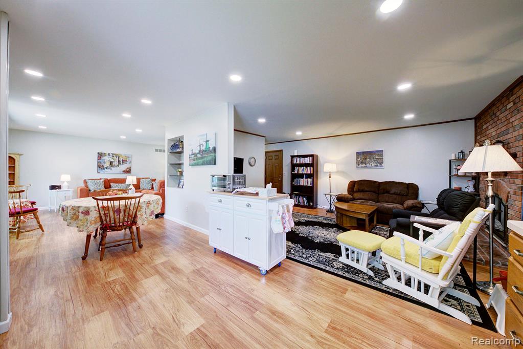 43266 Barchester Road Canton, MI 48187 - Photo 12 of 35
