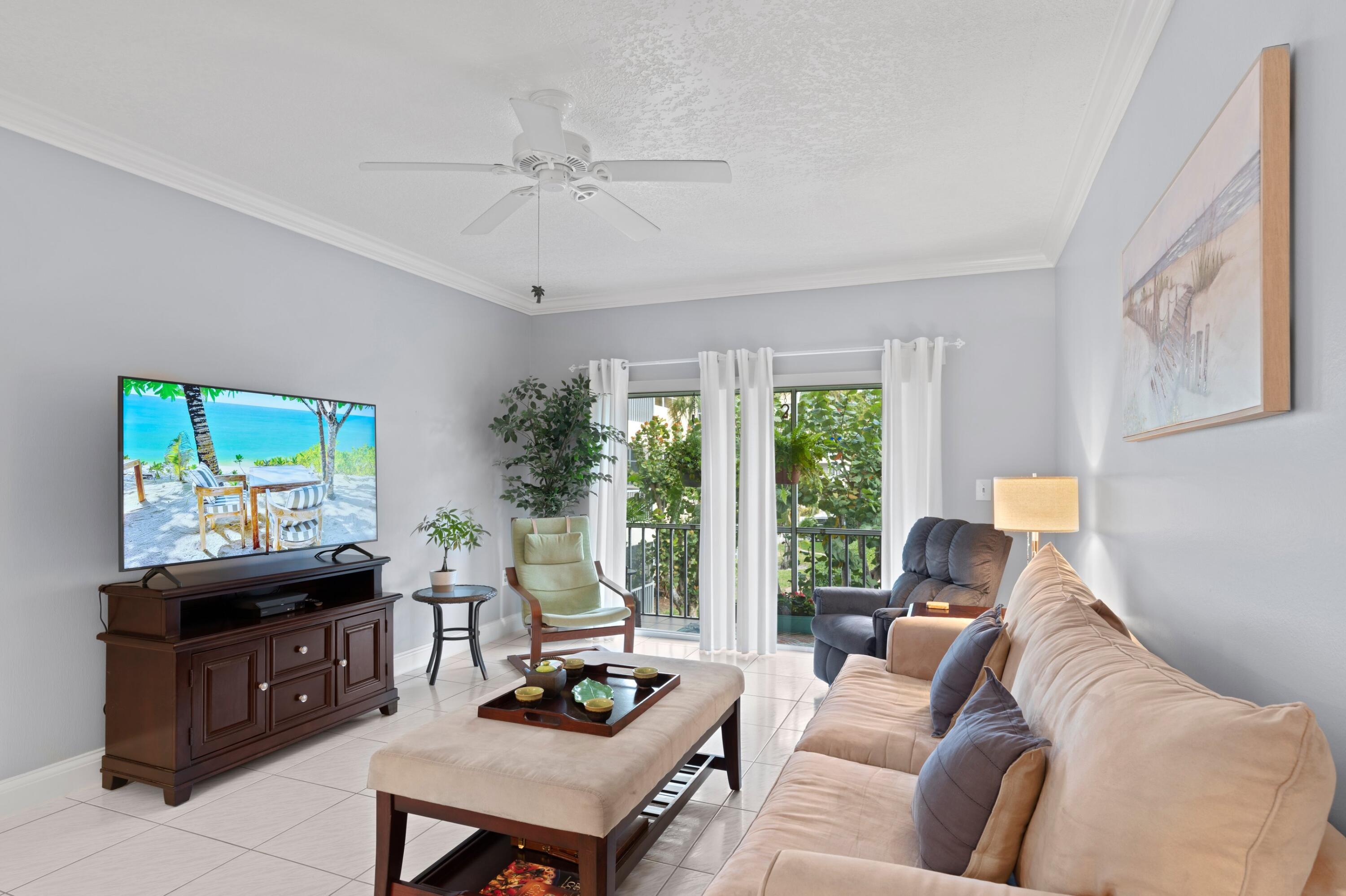 50 Southwest 3rd Avenue, Unit 211 Boca Raton, FL 33432 - Photo 4 of 32 Living Room