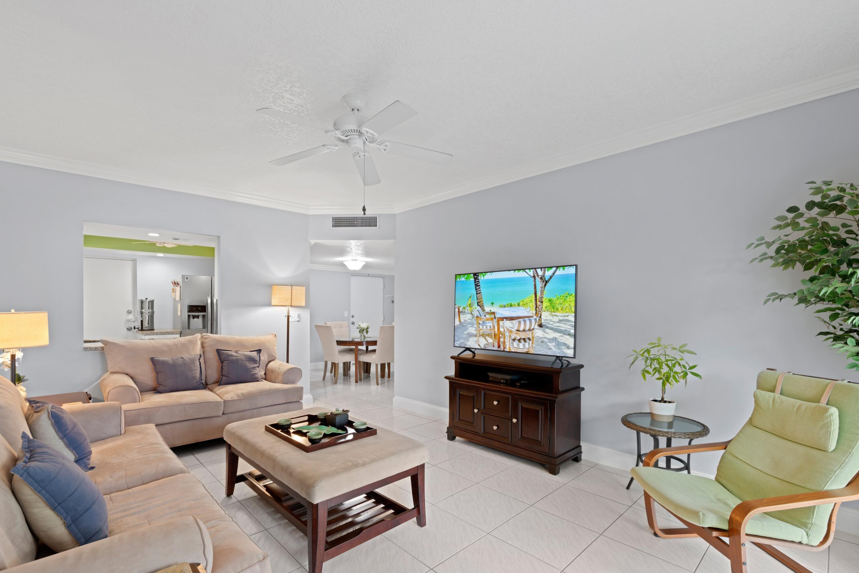 50 Southwest 3rd Avenue, Unit 211 Boca Raton, FL 33432 - Photo 5 of 32 Living Room