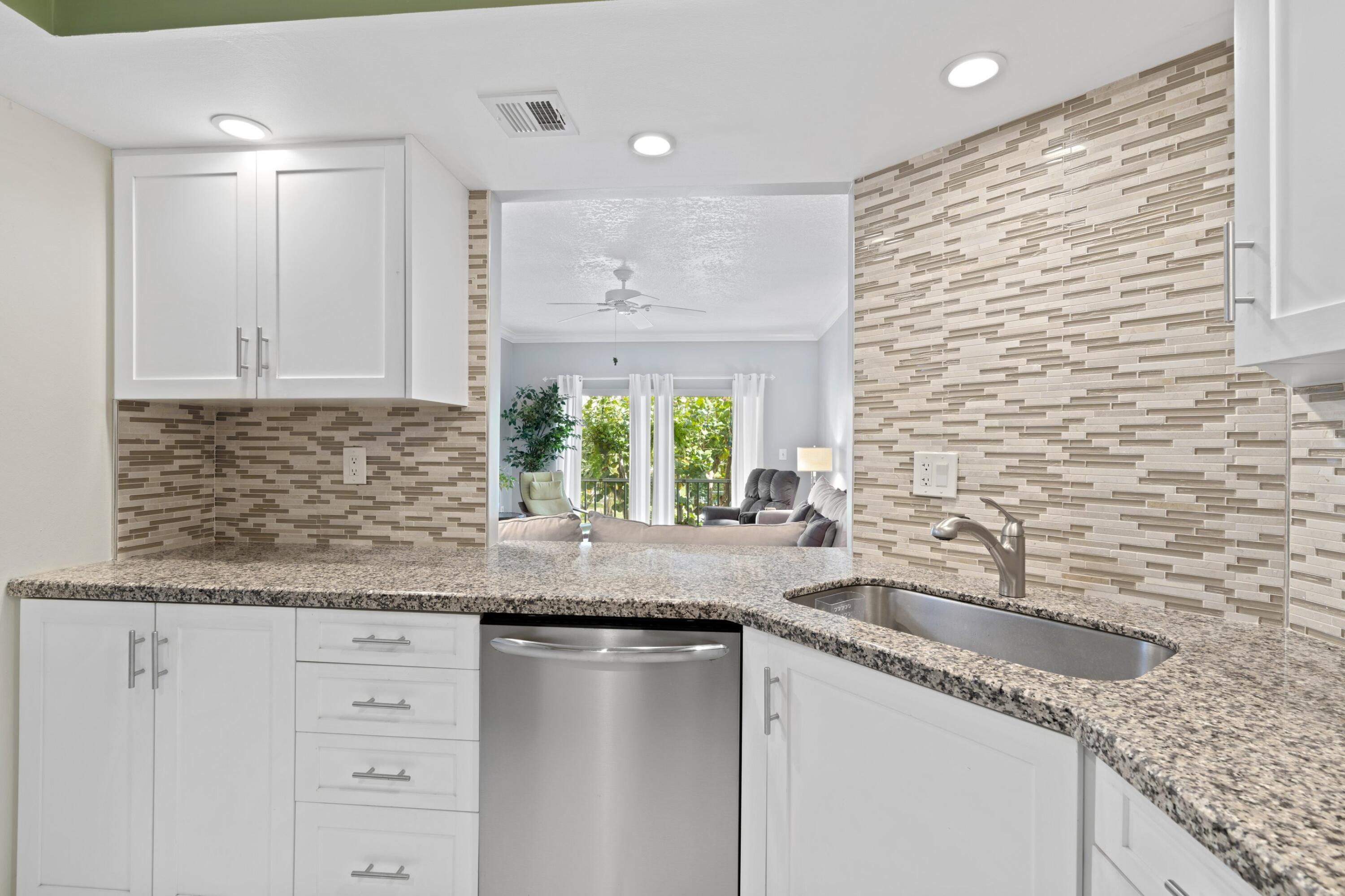 50 Southwest 3rd Avenue, Unit 211 Boca Raton, FL 33432 - Photo 6 of 32 Kitchen