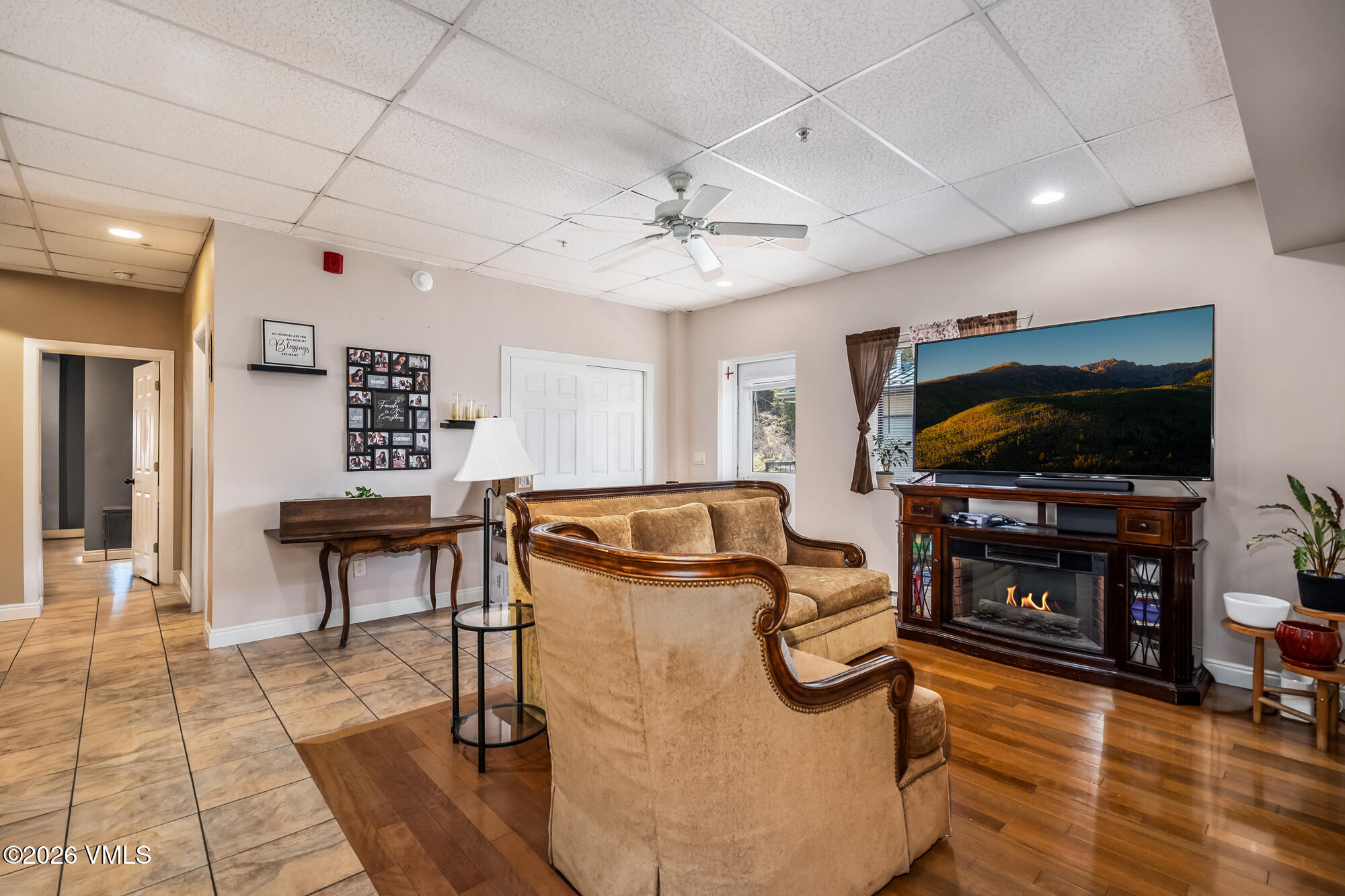 5 Murray Road, Unit B4 Edwards, CO 81632 - Photo 19 of 28 a living room with furniture and a flat screen tv