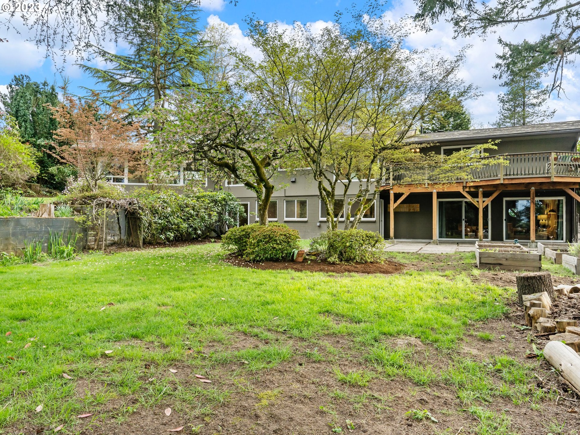 10382 Southwest Ridgeview Lane Portland, OR 97219 - Photo 39 of 46 Gallery Image 39