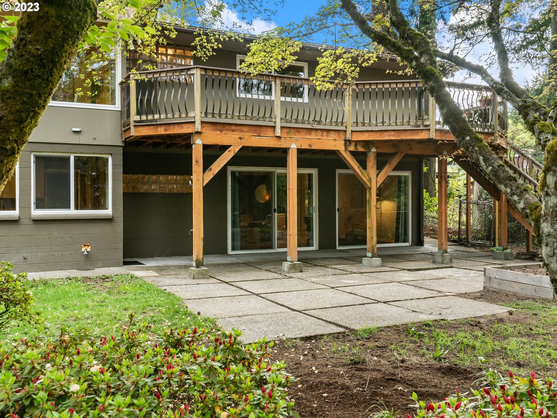 10382 Southwest Ridgeview Lane Portland, OR 97219 - Photo 41 of 46 Gallery Image 41