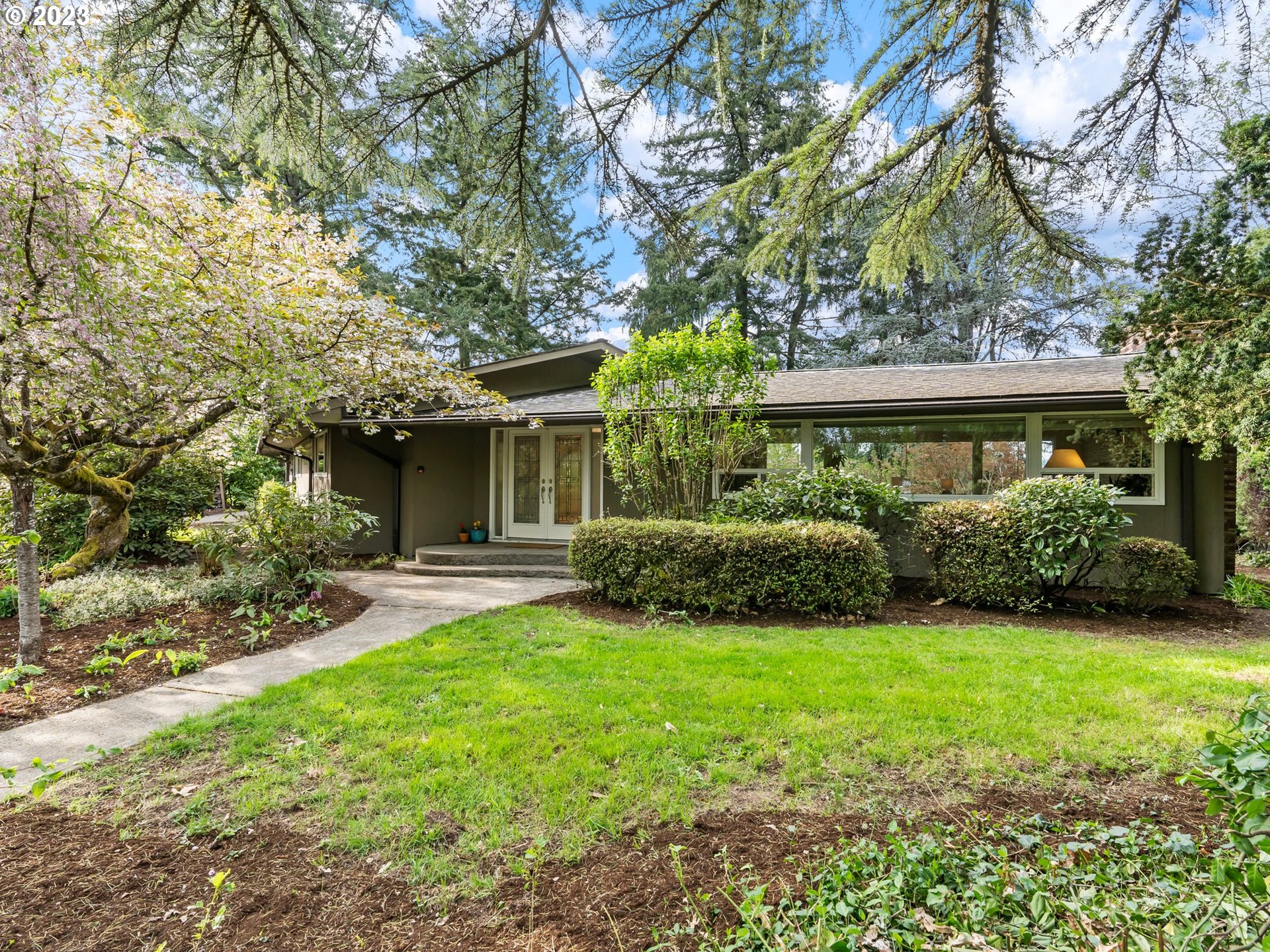 10382 Southwest Ridgeview Lane Portland, OR 97219 - Photo 43 of 46 Gallery Image 43