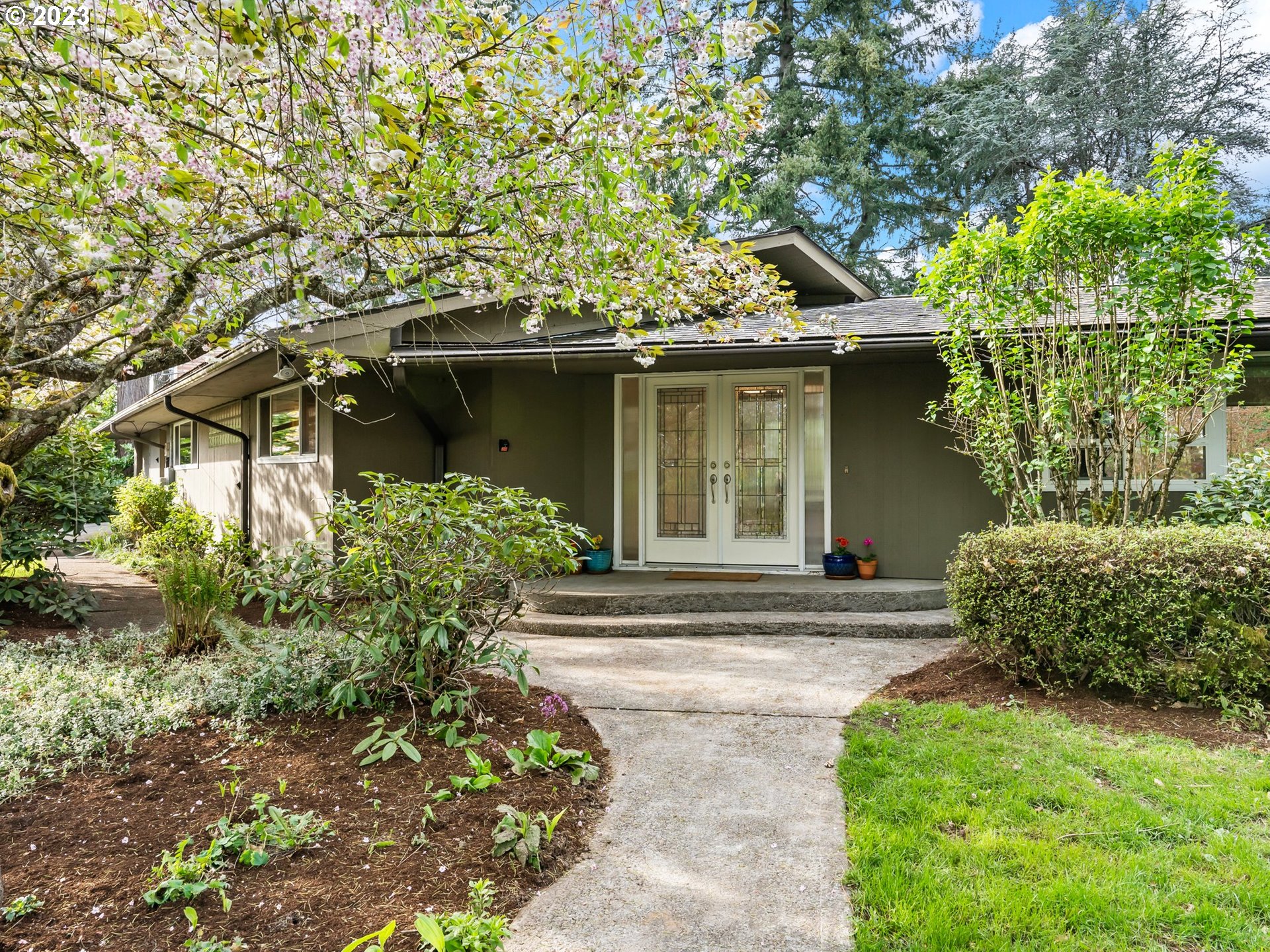 10382 Southwest Ridgeview Lane Portland, OR 97219 - Photo 44 of 46 Gallery Image 44