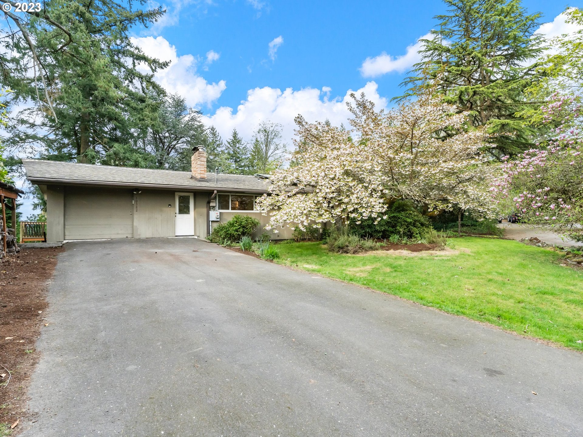 10382 Southwest Ridgeview Lane Portland, OR 97219 - Photo 45 of 46 Garage