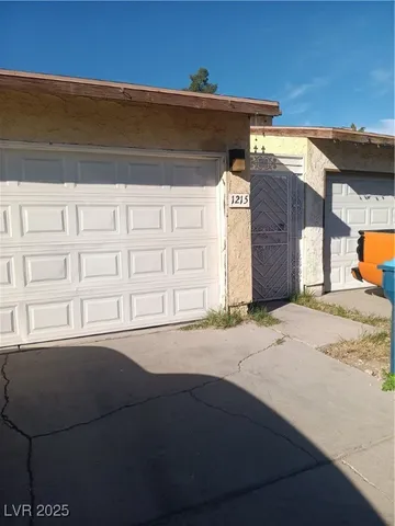 $2,295 | 1215 Mews, Las Vegas, NV 89101