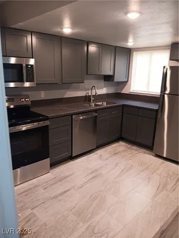 $2,295 | 1215 Mews, Las Vegas, NV 89101