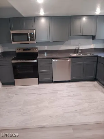 $2,295 | 1215 Mews, Las Vegas, NV 89101