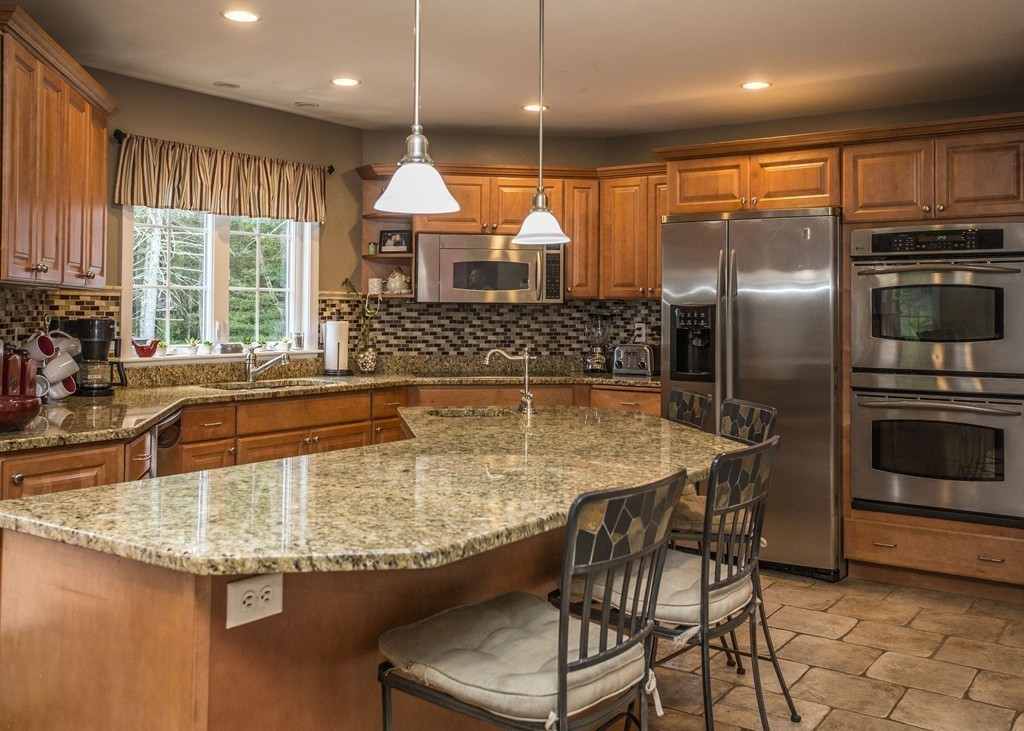 64 Reservoir Road Acushnet, MA 02743 - Photo 6 of 30 Gallery Image 6