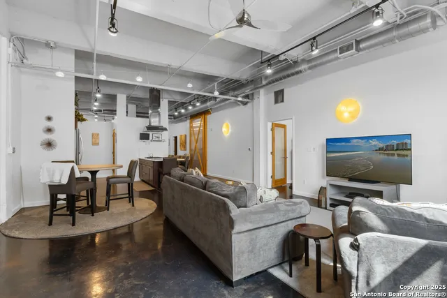 $514,500 | 1339 South Flores Street, Unit 203, San Antonio, TX 78204