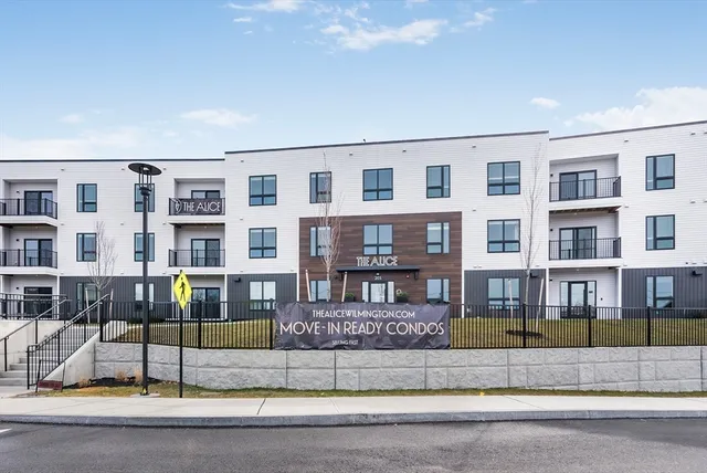 $649,000 | 203 Lowell Street, Unit 120, Wilmington, MA 01887