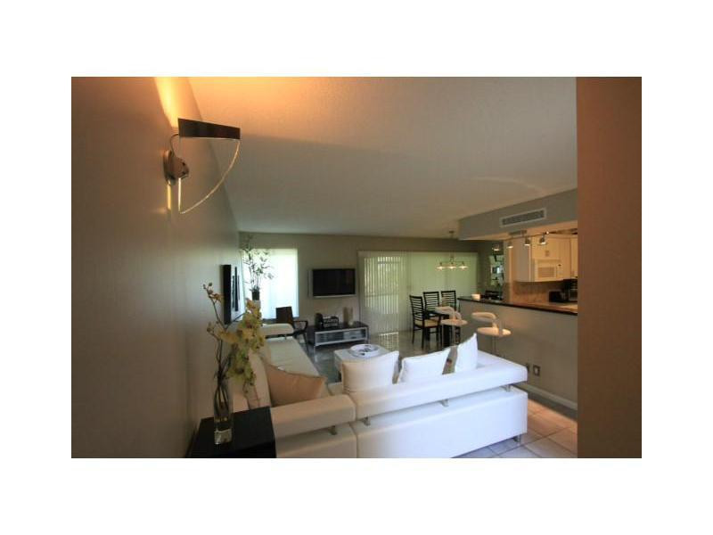 1089 Northwest 13th Street, Unit 2 Boca Raton, FL 33486 - Photo 5 of 9 Exterior Front