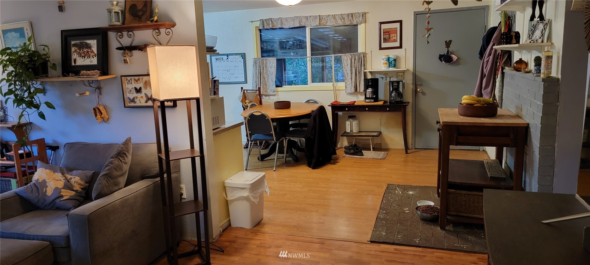 1224 Mission Road Everson, WA 98247 - Photo 7 of 30 view of hall way with furniture