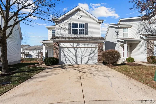 $238,000 | 1605 Hurstborough Manor Drive, Hazelwood, MO 63042