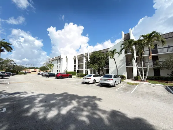 $2,000 | 8441 Forest Hills Drive, Unit 202, Coral Springs, FL 33065
