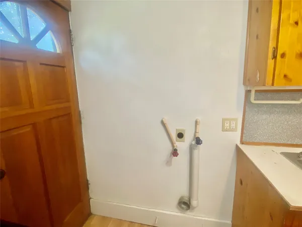 $900 | 5618 Avenue L, Unit UP, Galveston, TX 77551