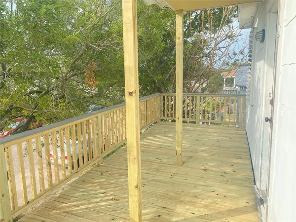 $900 | 5618 Avenue L, Unit UP, Galveston, TX 77551