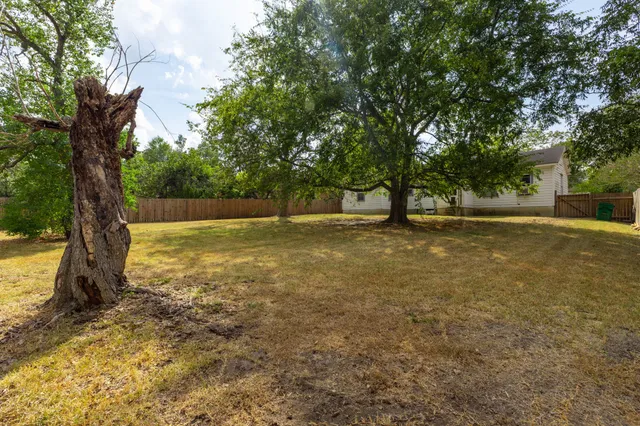 a view of an outdoor space with yard