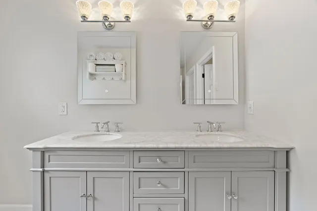 $675,000 | 821 Holt Grove Court, Nashville, TN 37211