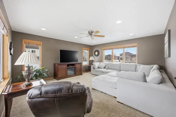 $640,000 | 1816 Queensbury Street, West Fargo, ND 58078